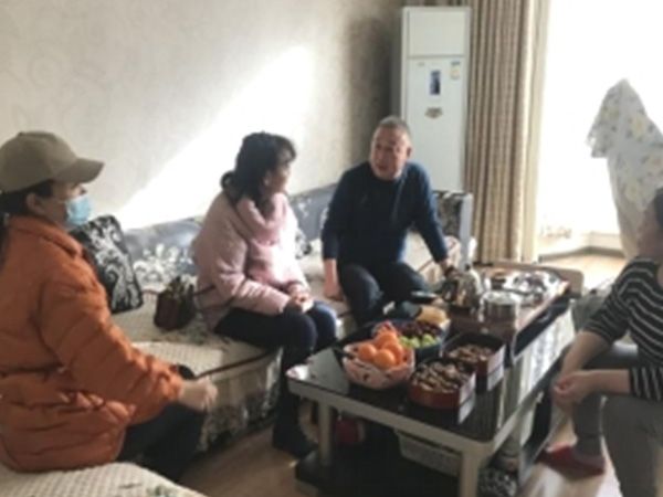 數(shù)九冬風冰雪寒  新春慰問關懷暖——拓安公司開展春節(jié)走訪慰問活動