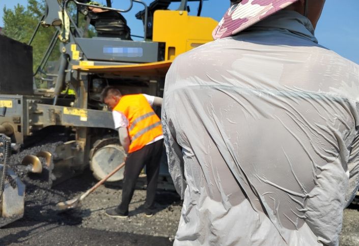 戰高溫斗酷暑  堅守崗位不言苦